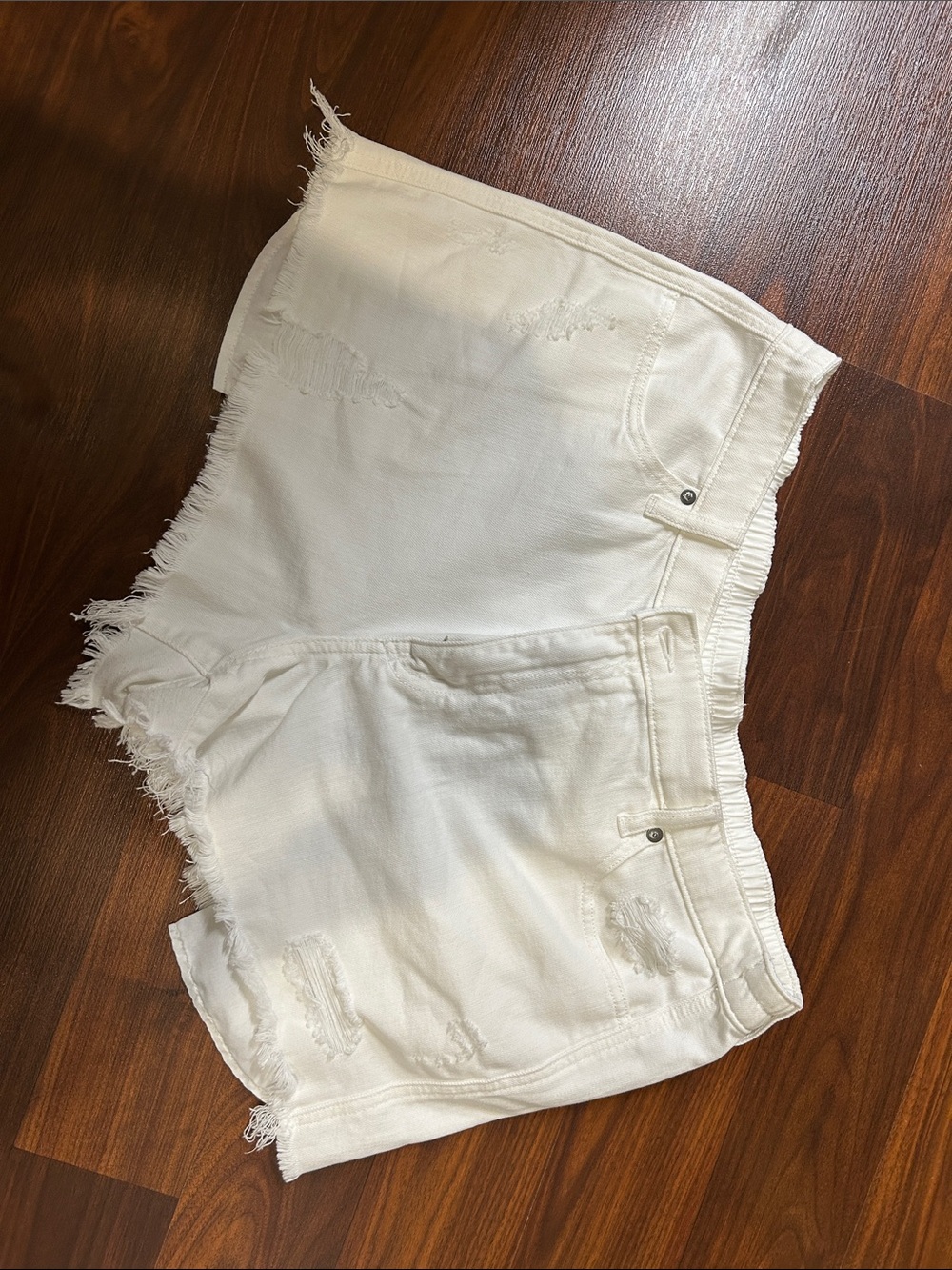 aerie daydream White Distressed Denim Cutoff Shorts size xl